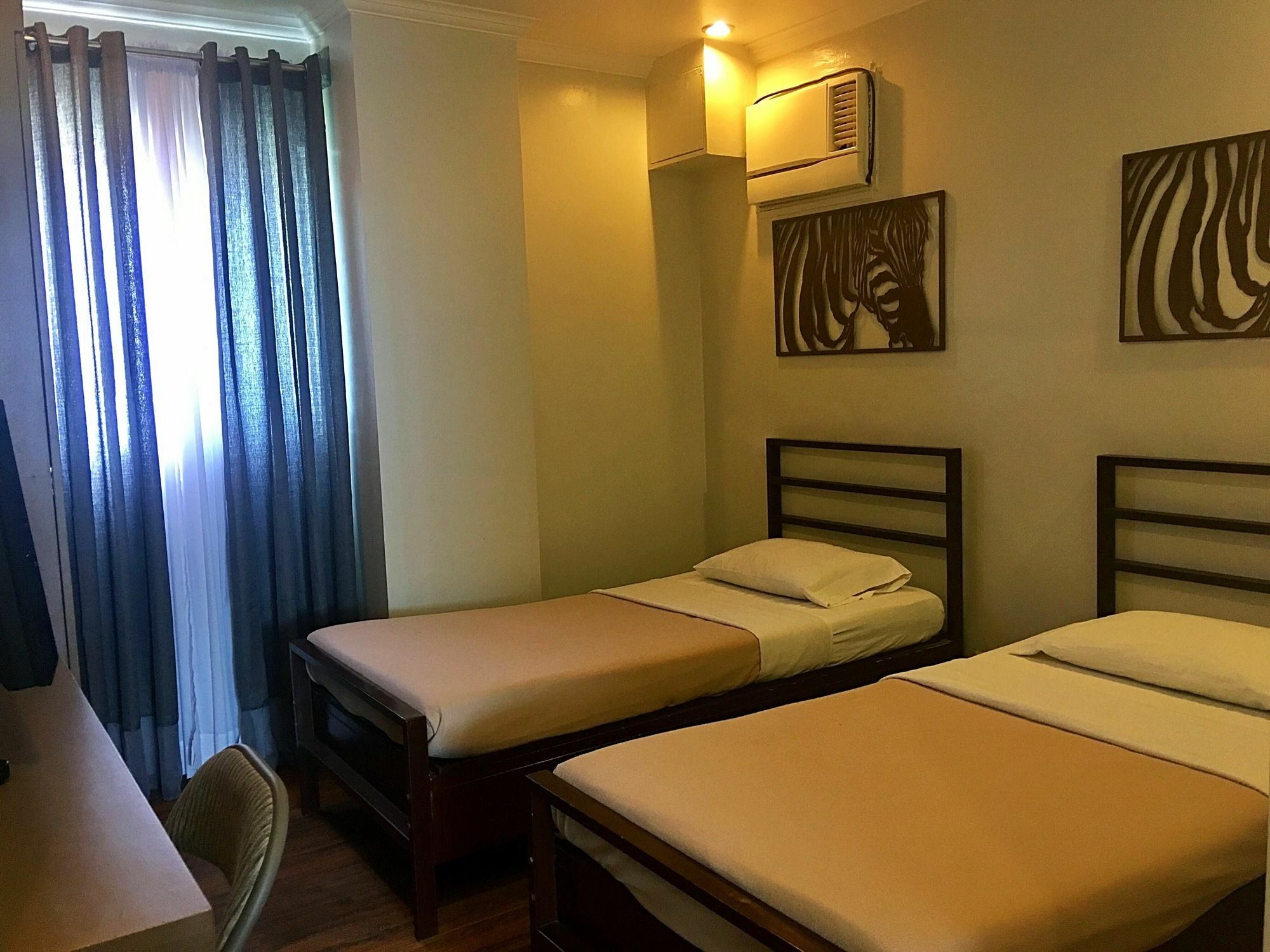 Hotel Tiffany Laoag Exterior photo